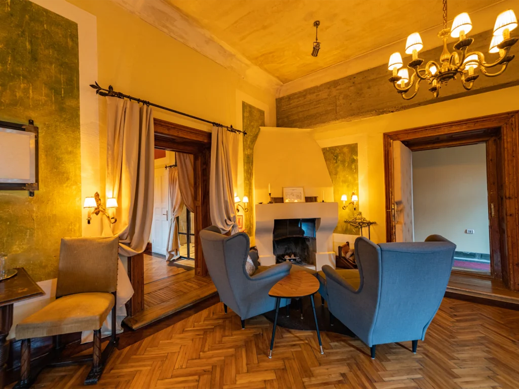 The Éva Suite