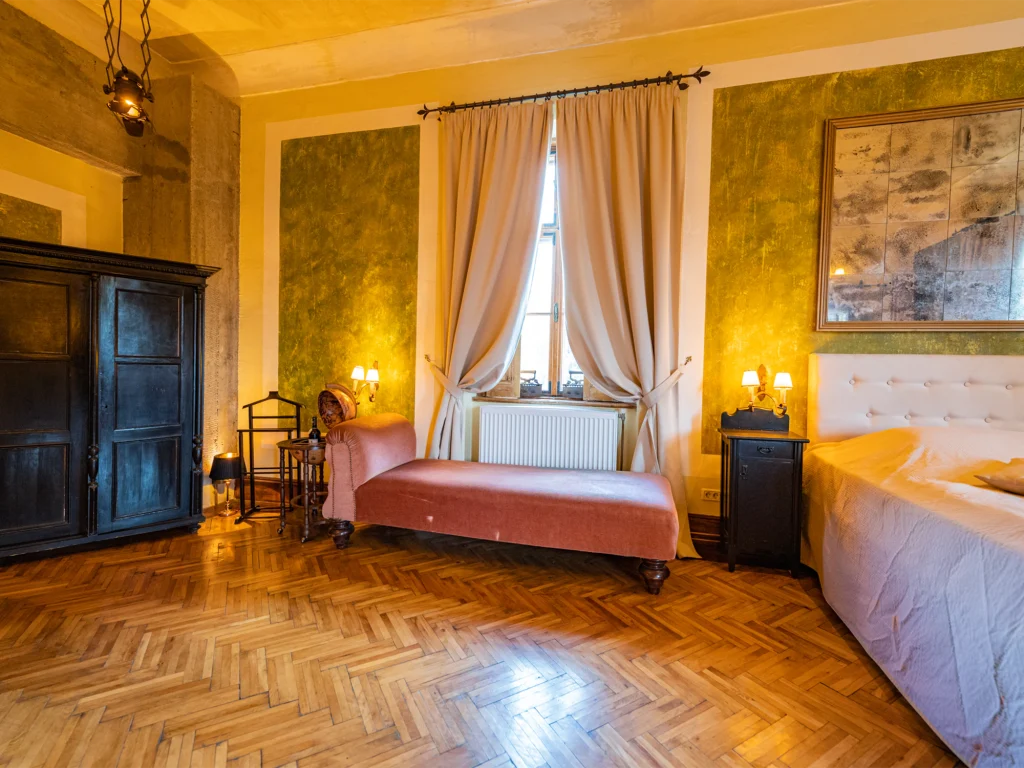 The Éva Suite
