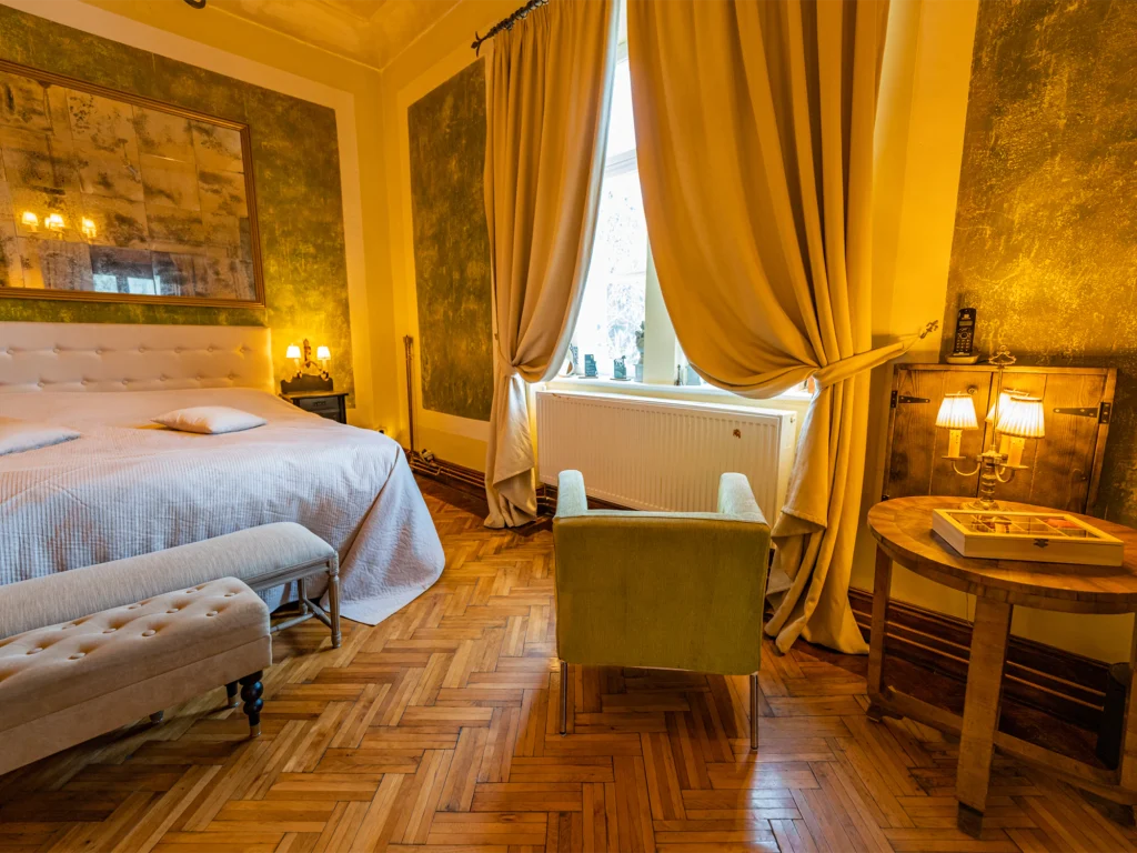 The Éva Suite