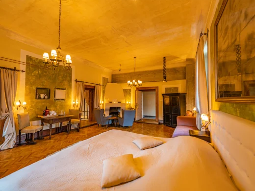 The Éva Suite