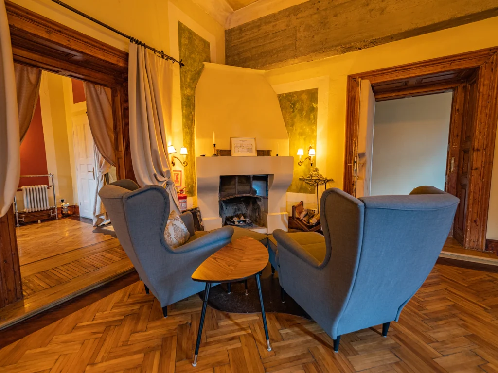 The Éva Suite