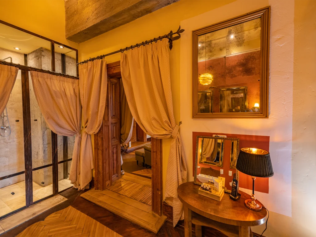 The Éva Suite